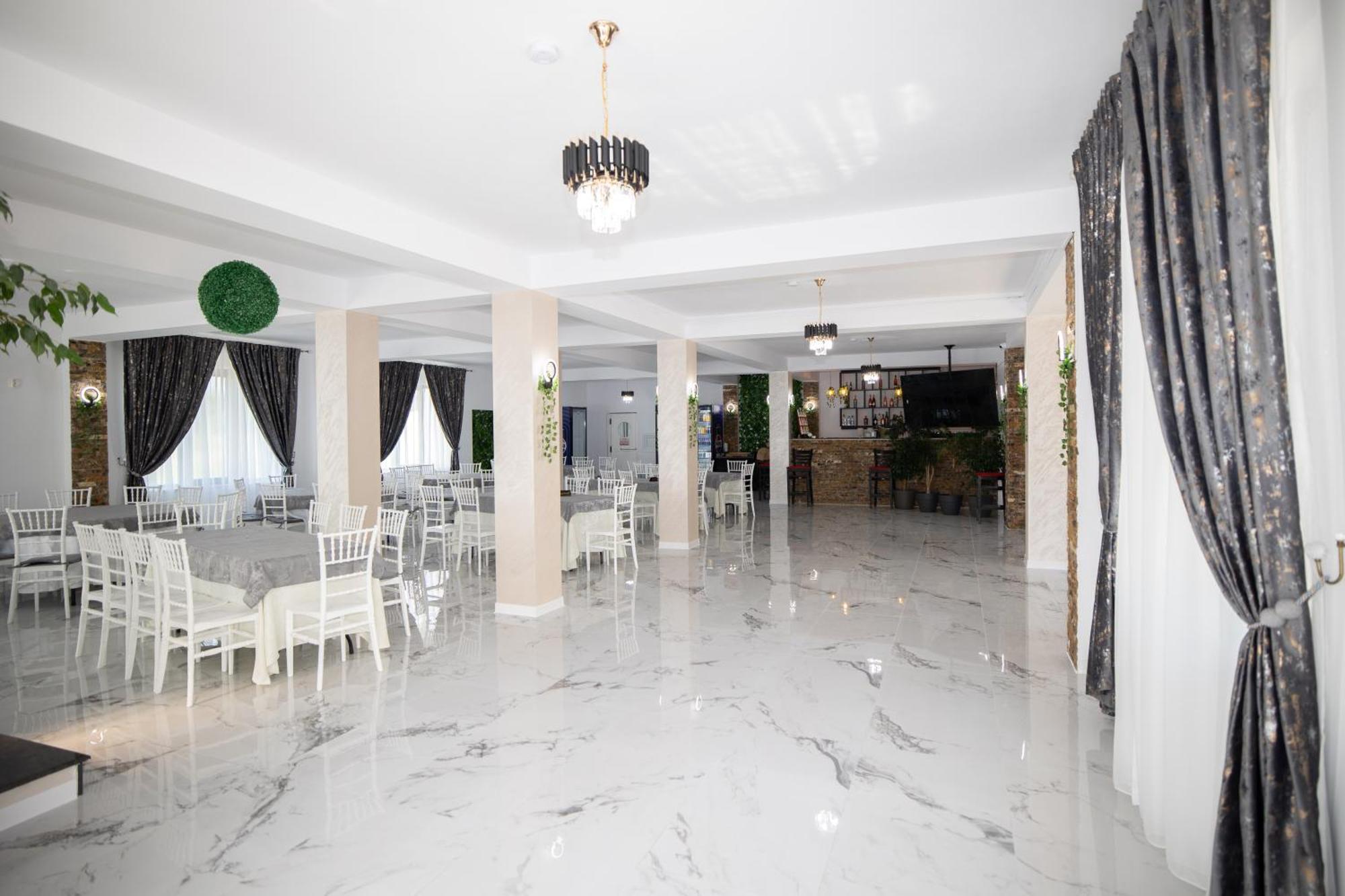 Rem Garden Novaci-Străini Exterior foto